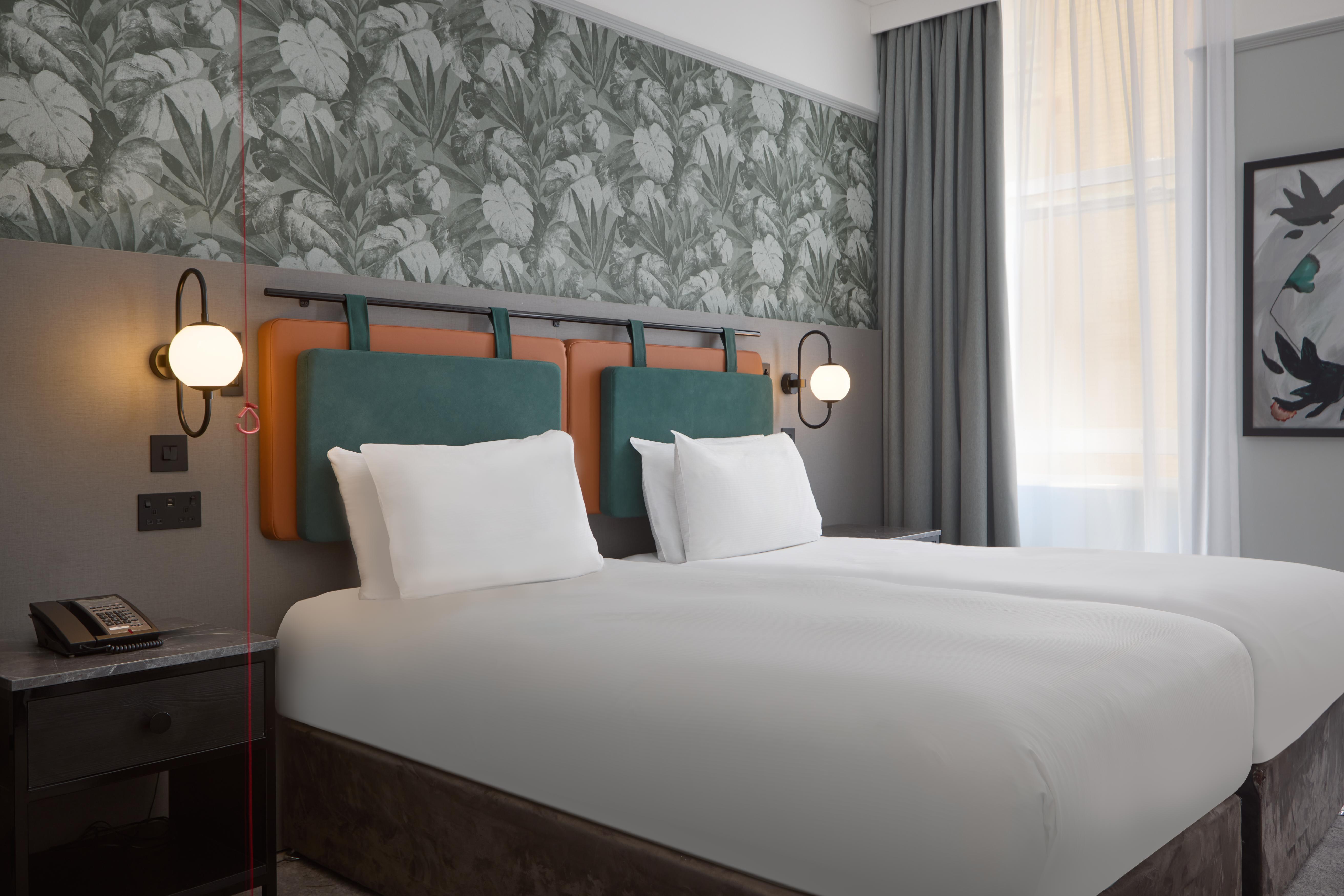 Doubletree By Hilton Brighton Metropole Hotel Ngoại thất bức ảnh
