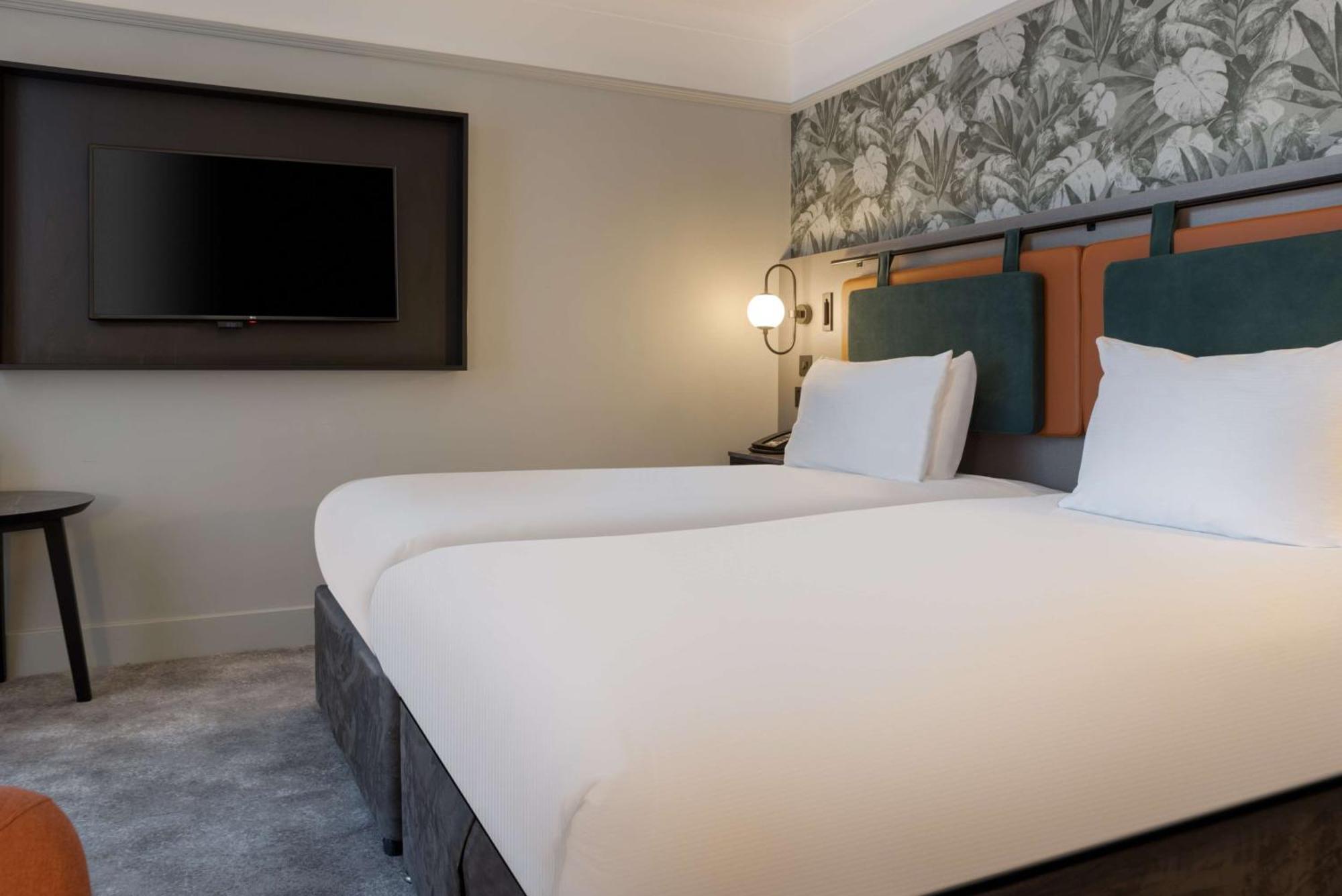 Doubletree By Hilton Brighton Metropole Hotel Ngoại thất bức ảnh