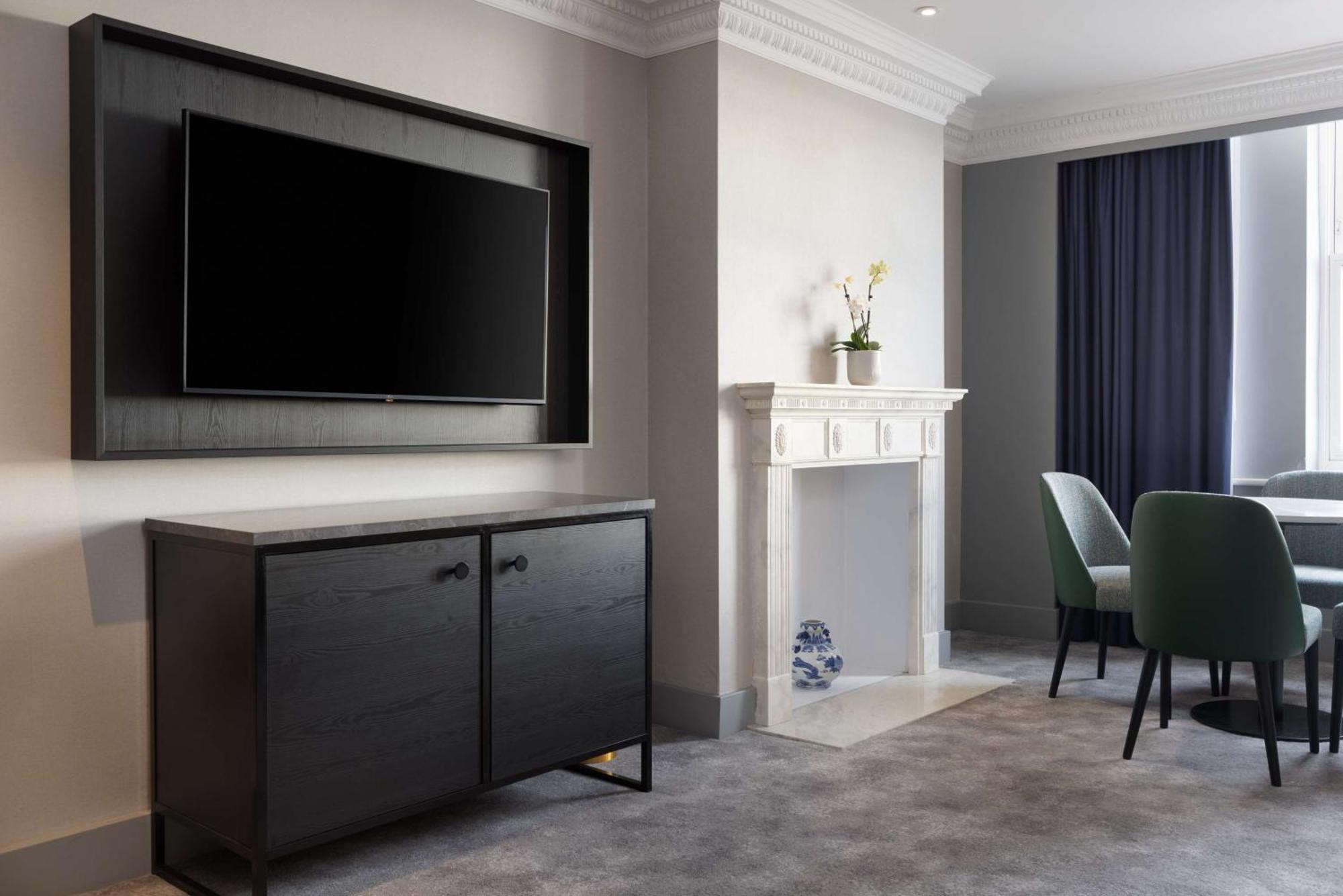 Doubletree By Hilton Brighton Metropole Hotel Ngoại thất bức ảnh