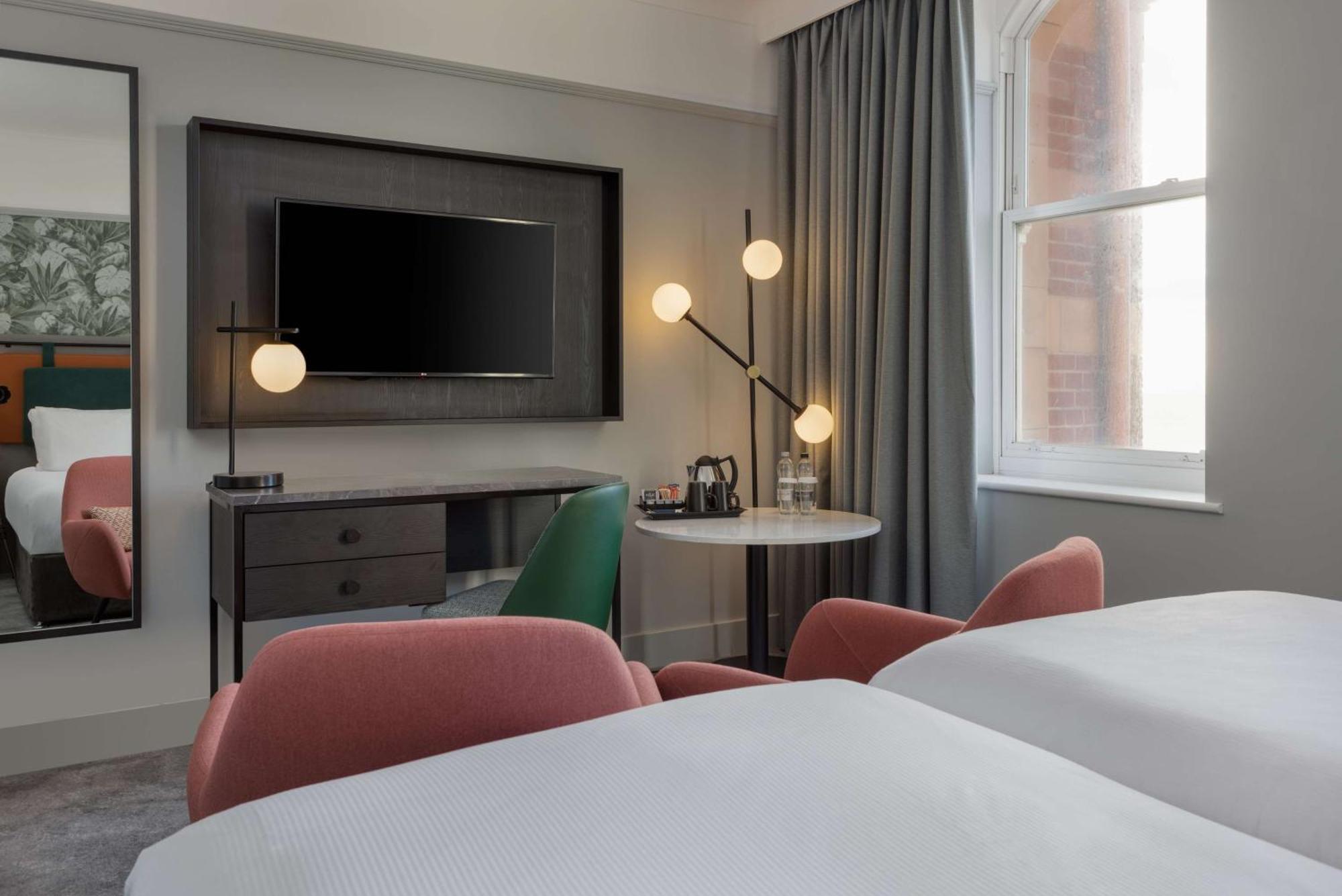 Doubletree By Hilton Brighton Metropole Hotel Ngoại thất bức ảnh