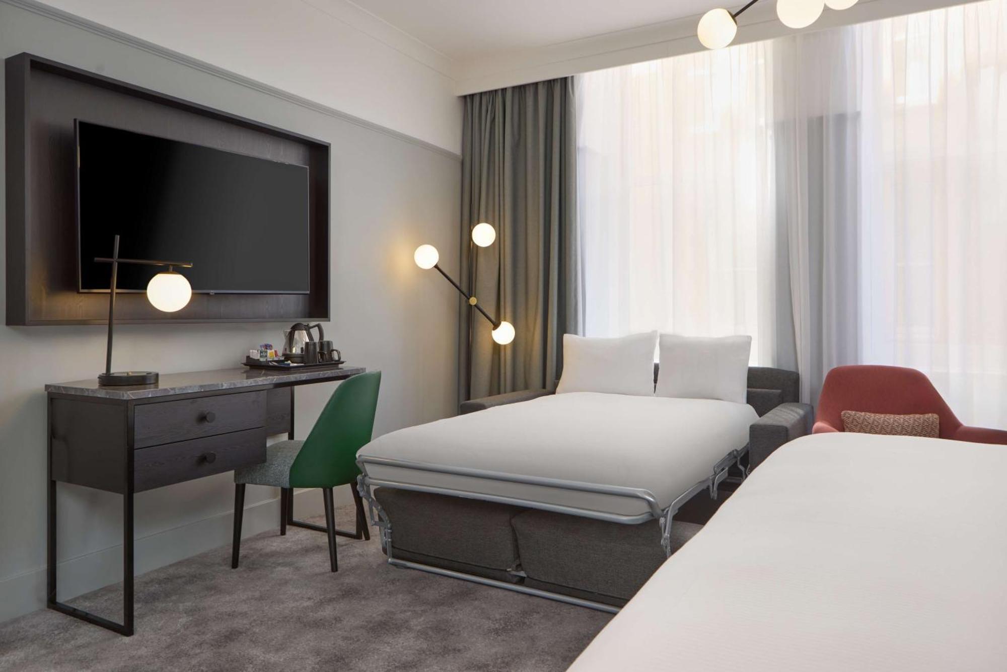 Doubletree By Hilton Brighton Metropole Hotel Ngoại thất bức ảnh